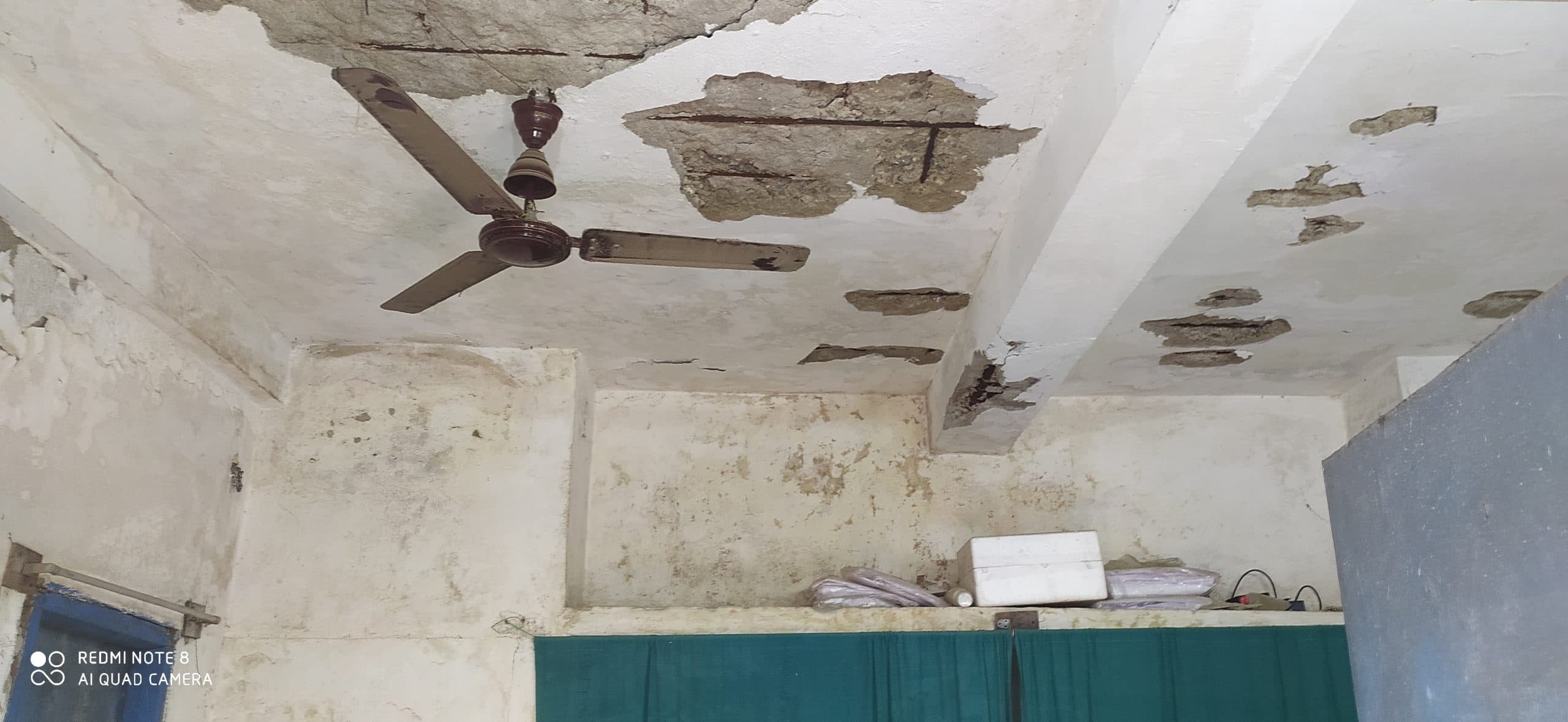 जर्जर भवन में चल रहा है टीबी यूनिट