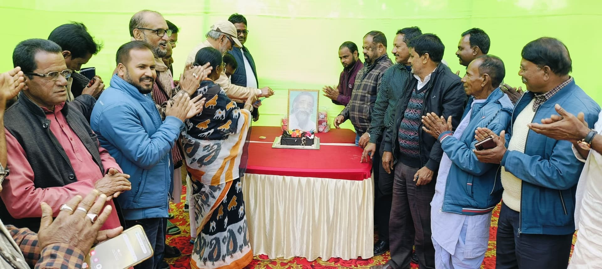 झामुमो कार्यकर्ताओं ने शिबू सोरेन का मनाया 81वां जन्मदिन
