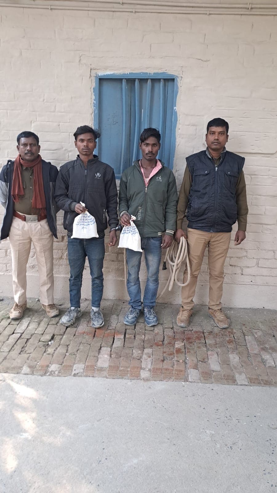 730 लीटर शराब के साथ दो तस्कर गिरफ्तार