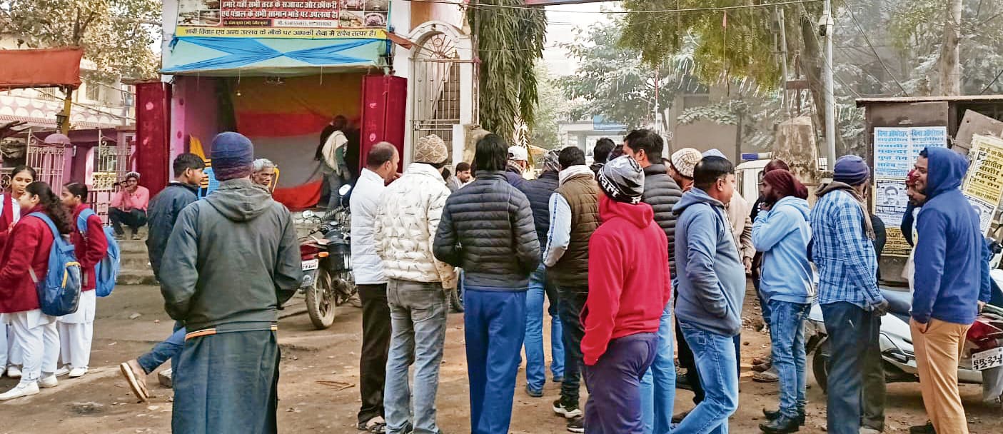 शहर में शराबबंदी का मजाक, बर्थडे पार्टी में 41 मिले नशे में धुत