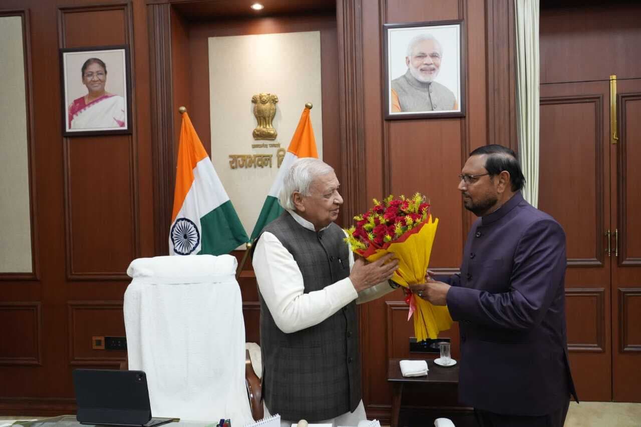 Darbhanga News : कुलपति ने कुलाधिपति को दी विवि में शैक्षणिक कार्यक्रम, शोध अध्ययन और शिक्षण गुणवत्ता की जानकारी