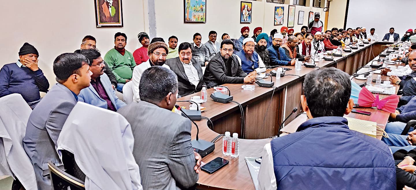 Ranchi News : सांप्रदायिक सौहार्द्र और शांति भंग करने वालों पर होगी कठोर कार्रवाई : डीसी