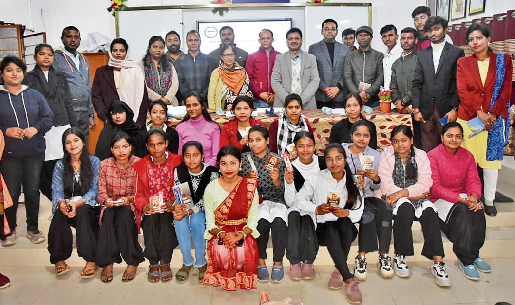 Dhanbad News : आरएस मोर कॉलेज में युवा दिवस के उपलक्ष्य पर प्रभात खबर का संवाद कार्यक्रम