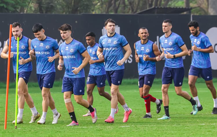 जमशेदपुर और मुंबई सिटी एफसी की भिड़ंत आज