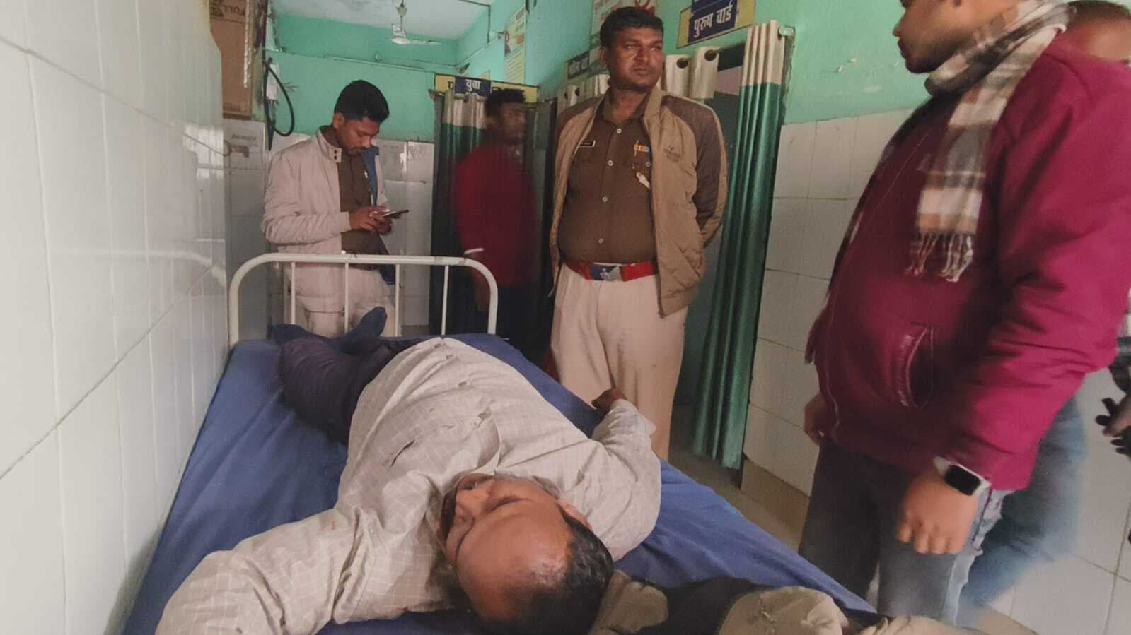 पिकअप की ठोकर से बाइक सवार घायल