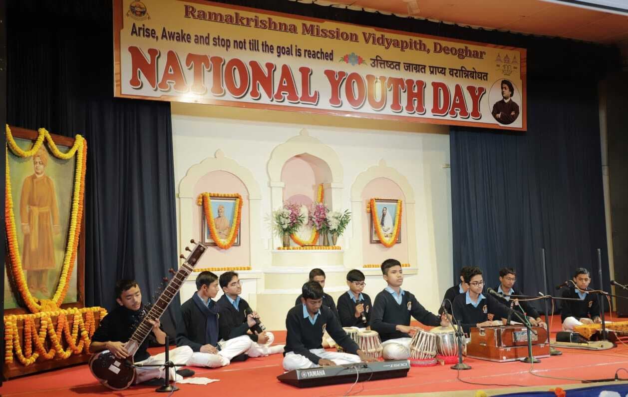 Deoghar News : स्वामी विवेकानंद के संदेश युवाओं के लिए प्रेरणास्रोत : स्वामी जयंतानंद जी