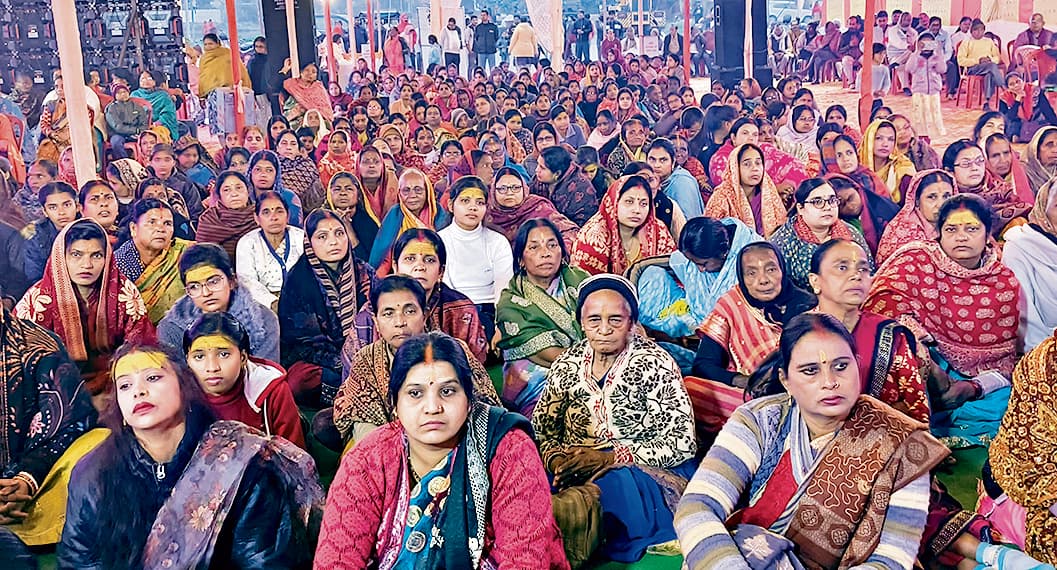 प्रेम जब अनंत हो गया.. मेरा रोम रोम संत हो गया... पर झूमें श्रद्धालु