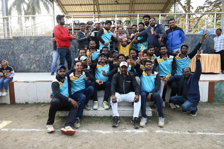 Chaibasa News : आरपीएफ को 39 रनों से हराकर मैकेनिकल विभाग की टीम चैंपियन