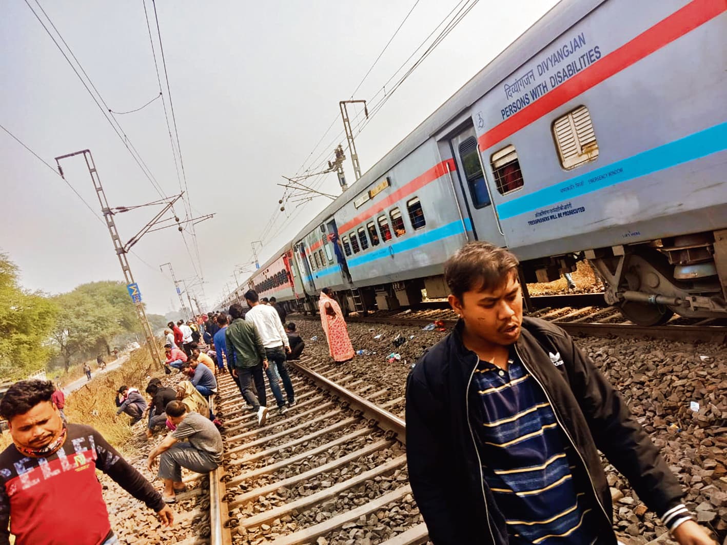 Buxar News: जमानिया के पास गुहावटी-बीकानेर एक्सप्रेस के इंजन में आयी खराबी, परिचालन बाधित