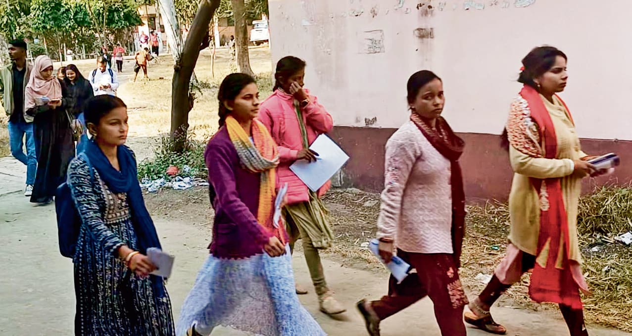 Gopalganj News : कॉलेजों में आज से मिलेंगे पीजी के थर्ड और फोर्थ सेमेस्टर के एडमिट कार्ड, 16 से शुरू हाेगी परीक्षा