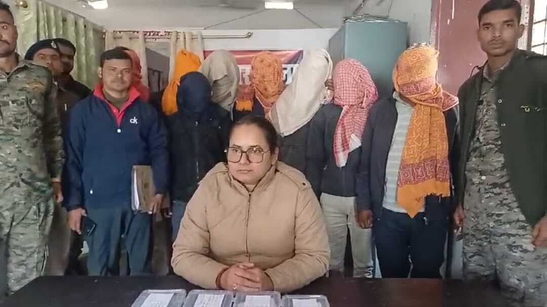 ठगी करते अंतरजिला गिरोह के आठ साइबर आरोपित भेजे गये जेल