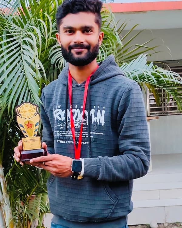 परिचर्चा  में पूर्णिया के अमित को किया गया सम्मानित