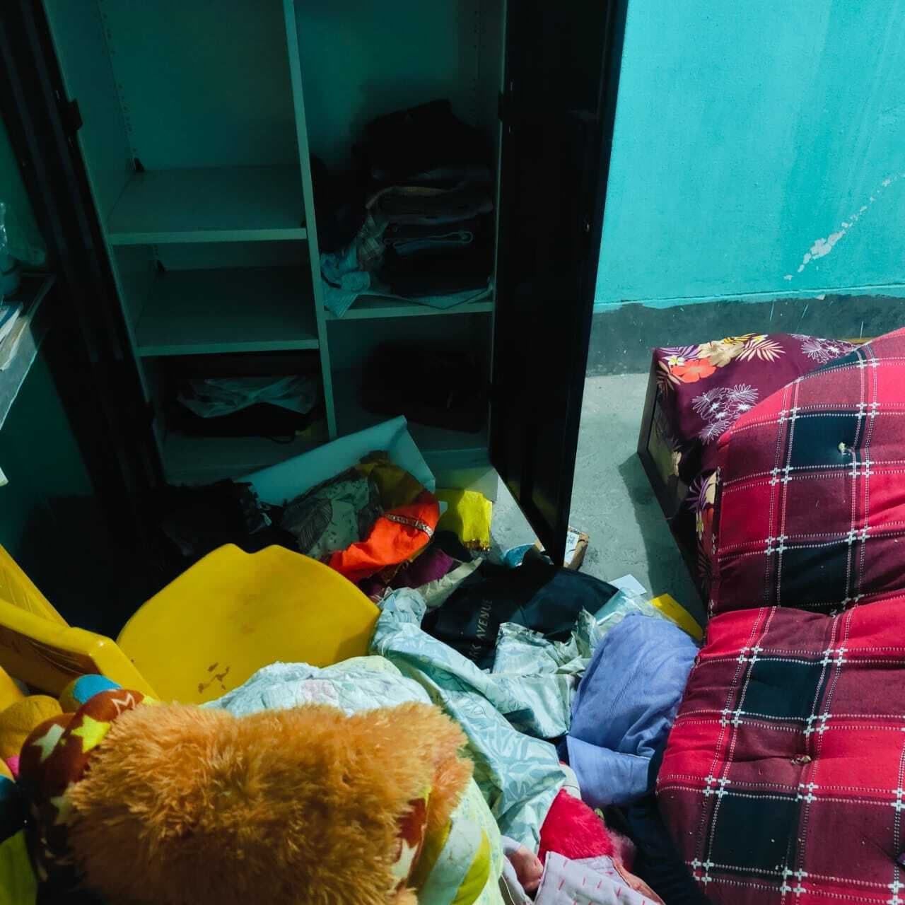 बैंककर्मी के बंद घर से 25 लाख के जेवर चोरी