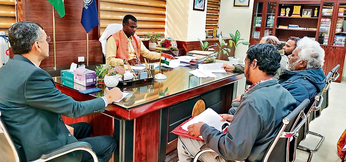 Ranchi News : डीसी के जनता दरबार में जमीन से जुड़े मामले अधिक आये