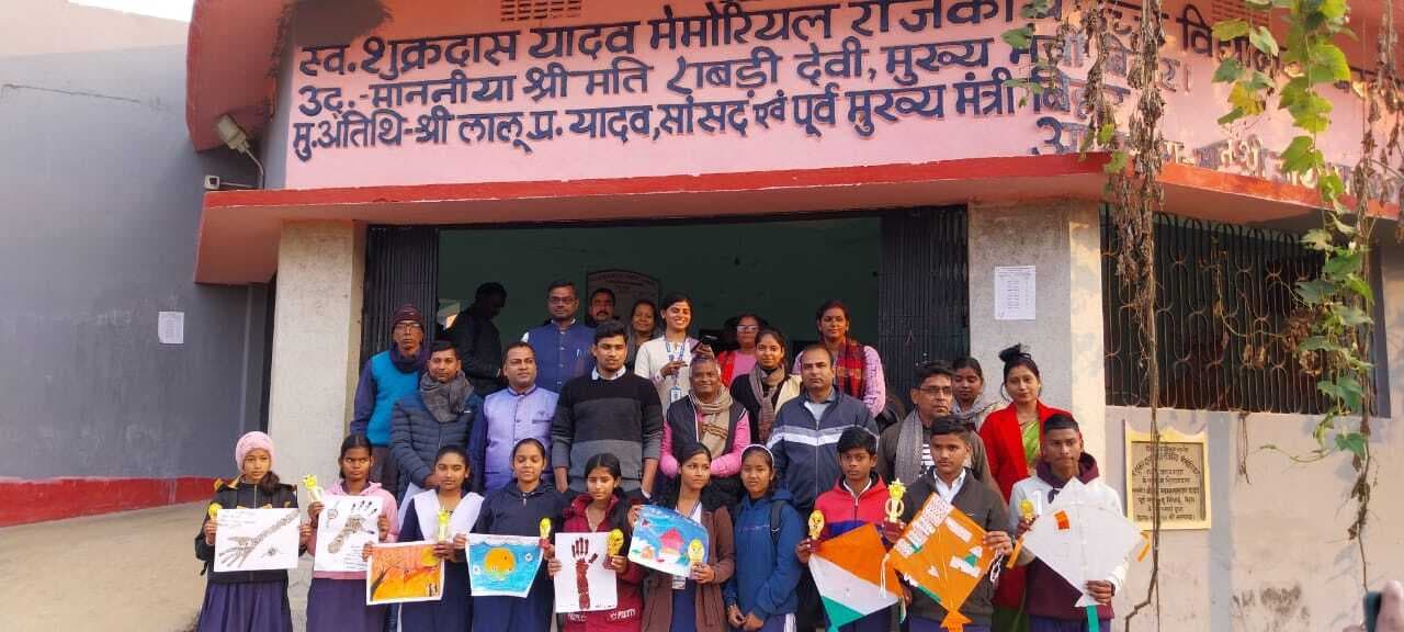 मेहंदी में रितु, पेंटिंग में कृपा व पतंग प्रतियोगिता में अंकित अव्वल