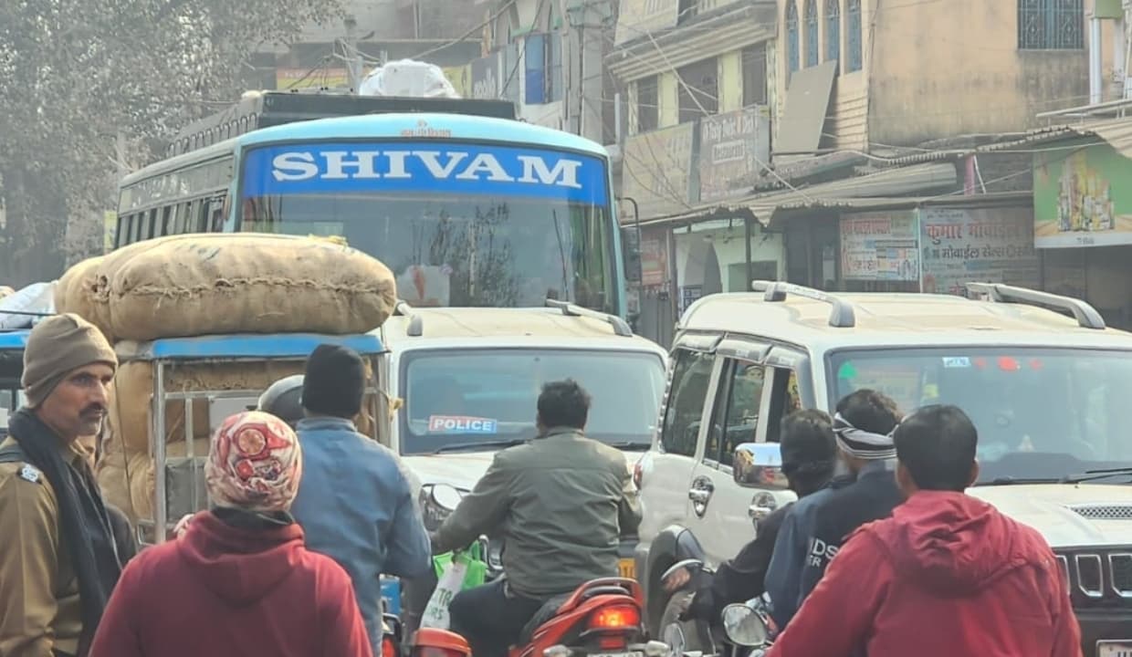 सोनो की सड़क पर रुक-रुक कर लगता रहा जाम