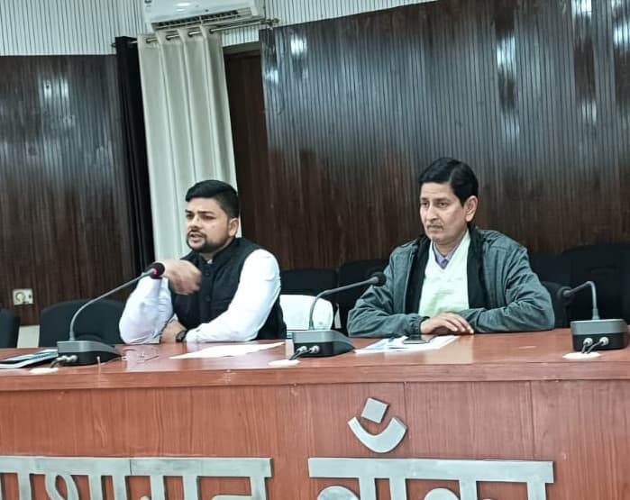 पीएम आवास योजना के सर्वेक्षण में बिचौलियां से रहे सावधान