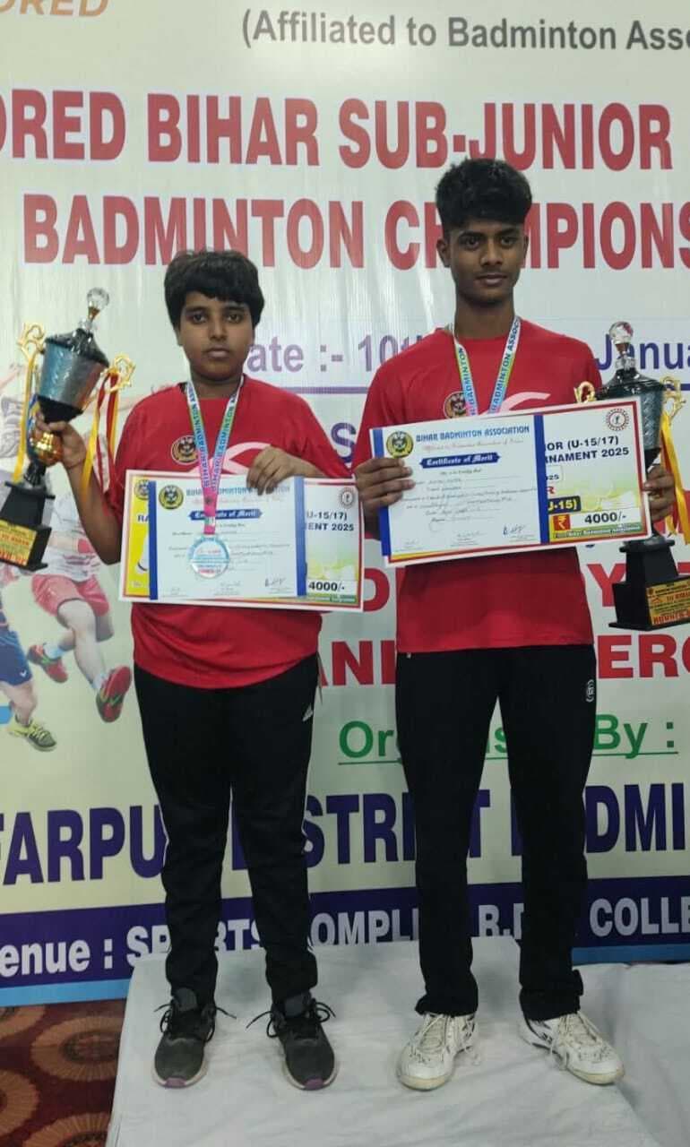 मुजफ्फरपुर में आयोजित जूनियर बैडमिंटन में रौनक व परिणीता बना उपविजेता