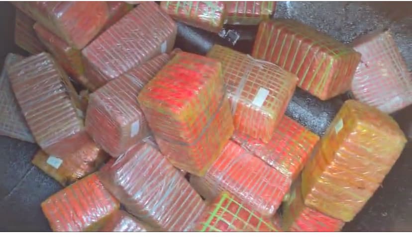 ट्रैंकर से एक करोड़ का गांजा जब्त, तीन तस्कर गिरफ्तार