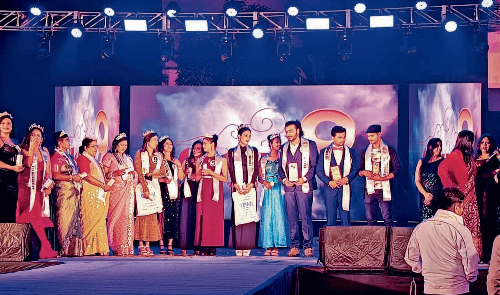 मिस्टर इंडिया-ईस्ट बने आनंद, मिस बनीं आइना और तानिया-नूपुर बनीं मिसेज इंडिया-ईस्ट