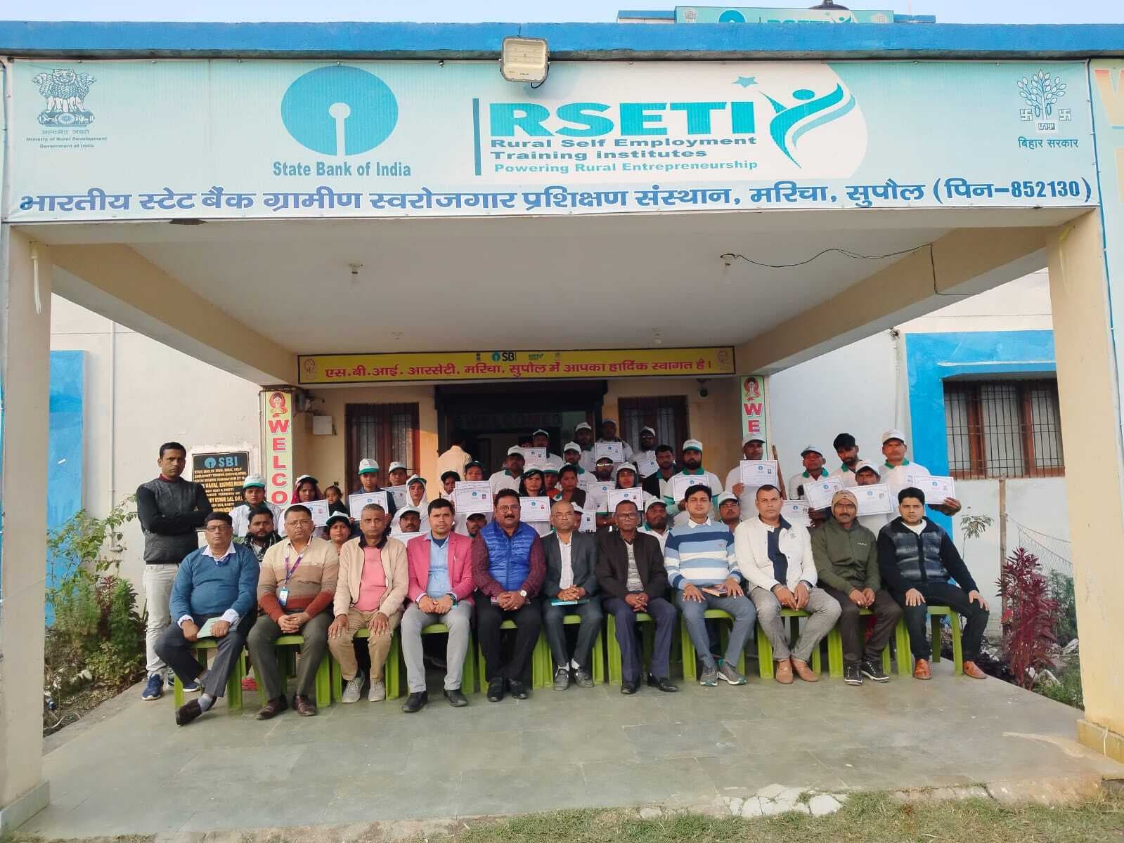 छह दिवसीय ''''दुकानदारी'''' प्रशिक्षण का हुआ समापन, प्रशिक्षुओं को मिला प्रमाण पत्र