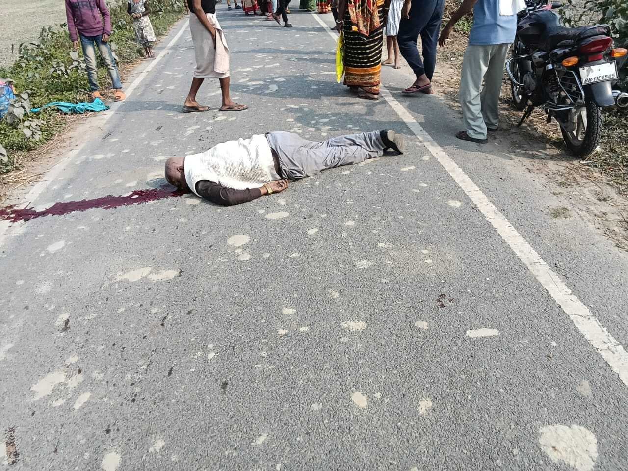 टोटो की टक्कर से बाइक सवार अधेड़ की मौत