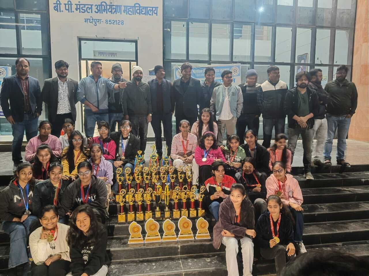 उमंग प्रतियोगिता में मधेपुरा इंजीनियरिंग कॉलेज ने पाया दूसरा स्थान