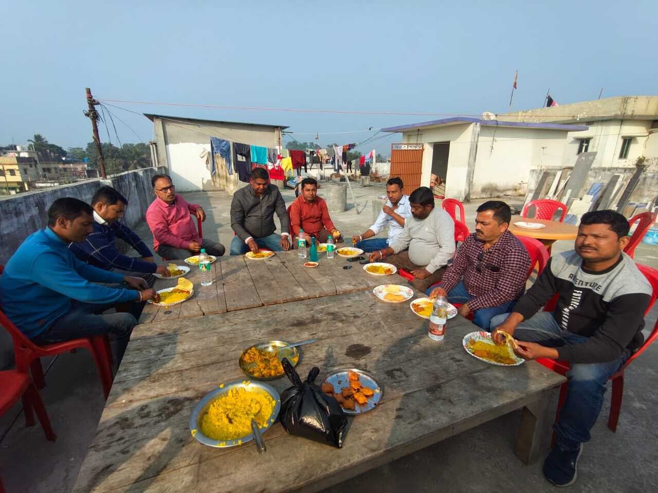 मकर सक्रांति पर श्रद्धालुओं ने लगाई आस्था की डुबकी