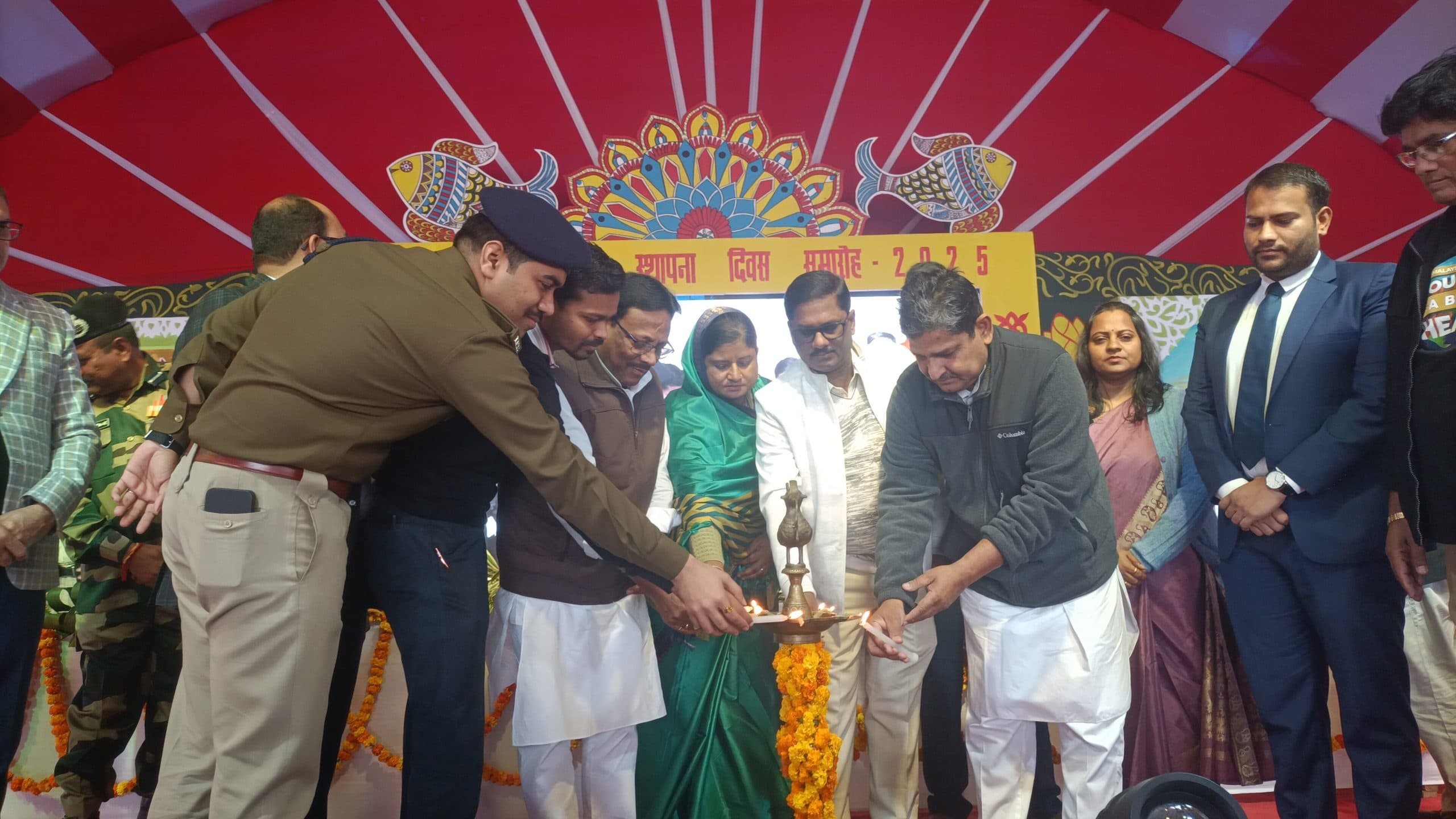 किशनगंज जिला विकास की उंचाईयों को छूने के लिए हैं अग्रसर: डीएम