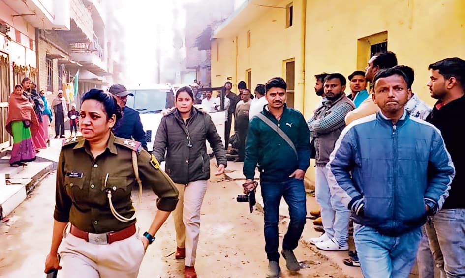 रोहतास में घरों व राइस मिल से कई ट्रक लॉटरी टिकट जब्त