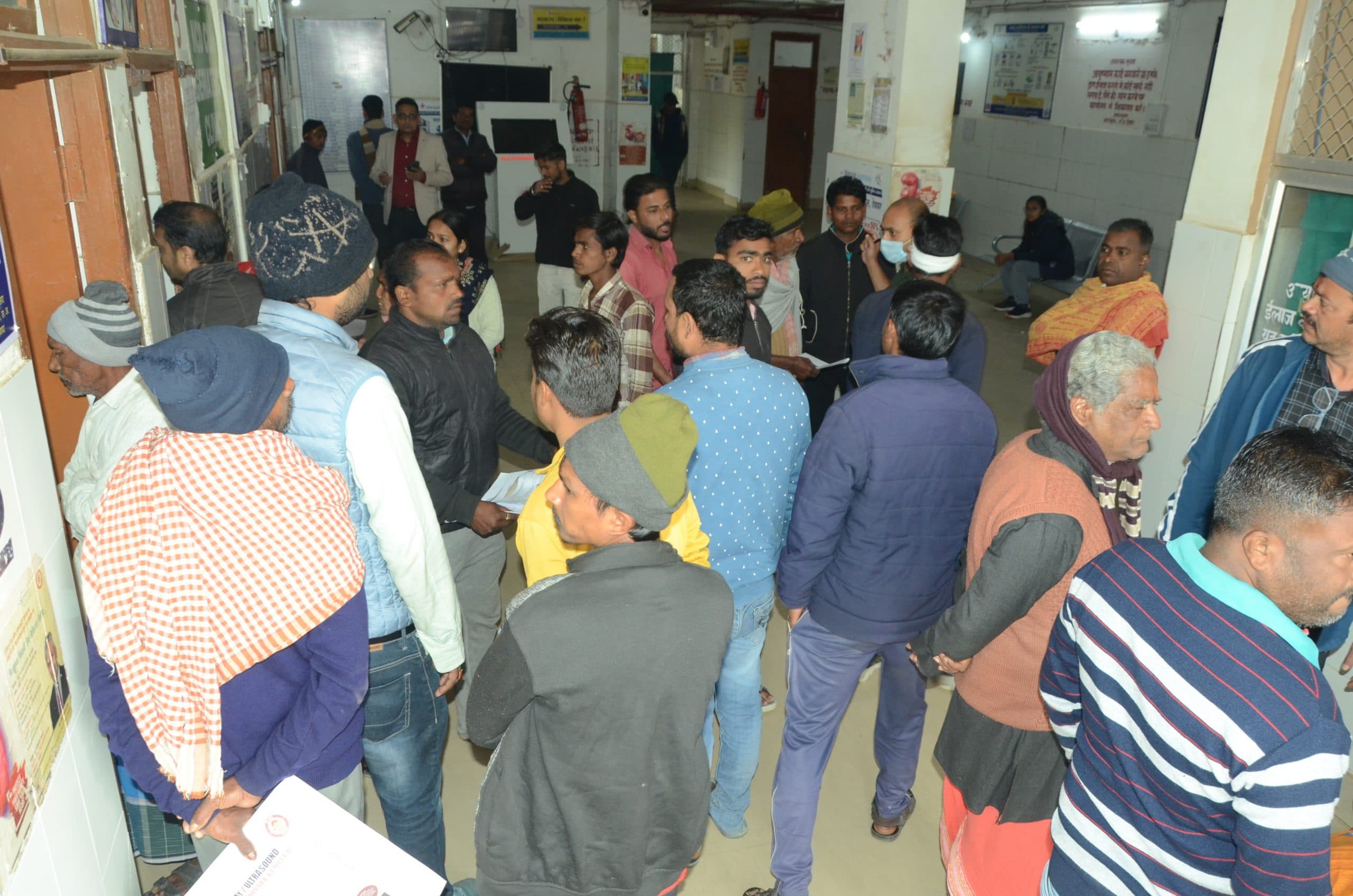 Deoghar News : छोटे बच्चे व बुजुर्गों को बीमार कर रही सर्द हवा, अस्पतालों में बढ़े मरीज