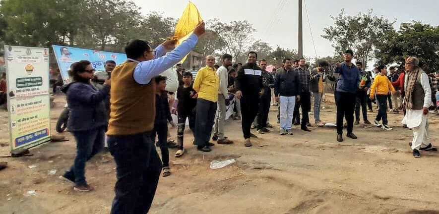 Deoghar News : दुर्घटनामुक्त सफर की सुरक्षित उड़ान का दिया संदेश