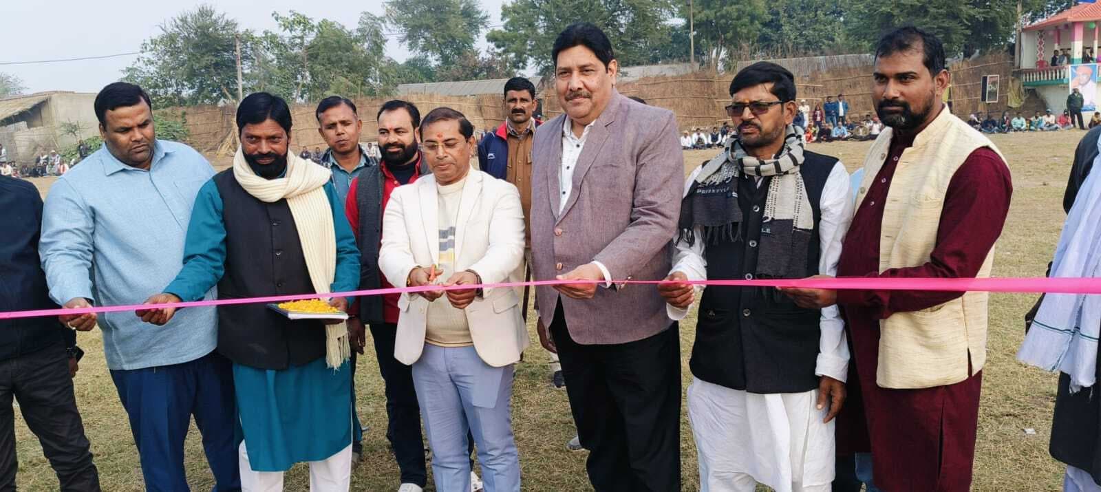 देवठा में आयोजित फुटबॉल टूर्नामेंट में झारखंड ने मुंगेर को 5-4 से हराया