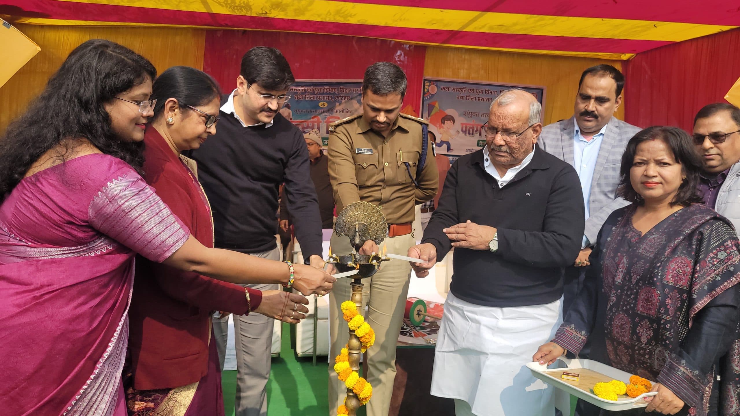 Katihar news : मकर संक्रांति महोत्सव में छात्र-छात्राओं ने दिखाया जलवा