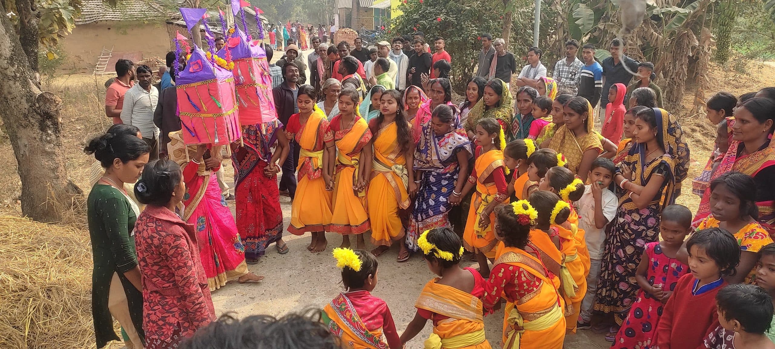 East Singhbhum News : पटमदा के टुसू मेला में थिरके लोग, उमड़ी भीड़