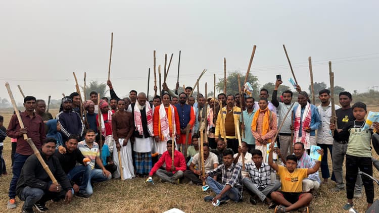 seraikela News : ग्रामीणों ने पारंपरिक फोदी खेल को बचाने का संकल्प लिया