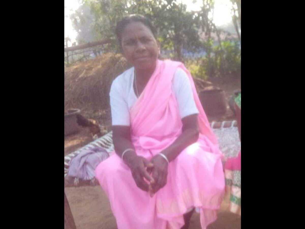 seraikela News : राजनगर में लघुशंका के लिए घर से निकली वृद्धा की गला काटकर हत्या