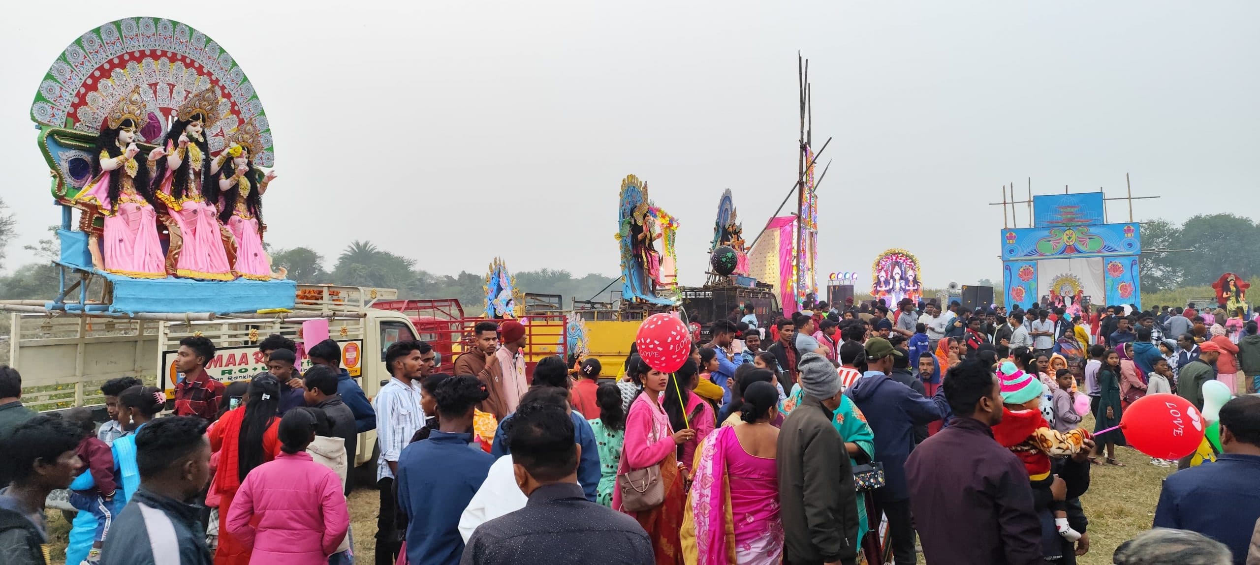 East Singhbhum news : गालूडीह मेले में पहुंचीं 14 टुसू प्रतिमाएं, लावगोड़ा को प्रथम पुरस्कार