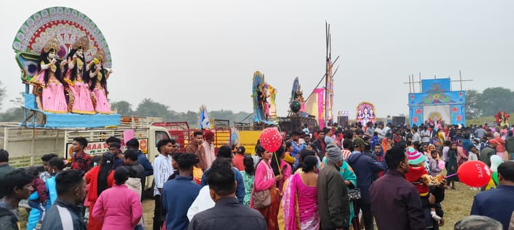 East Singhbhum news : गालूडीह मेले में पहुंचीं 14 टुसू प्रतिमाएं, लावगोड़ा को प्रथम पुरस्कार