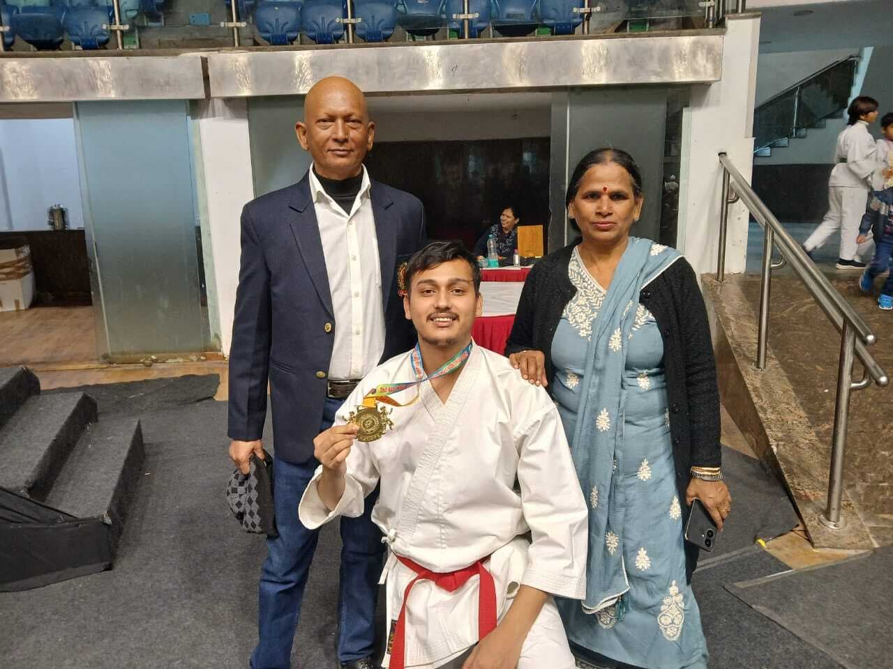 फारबिसगंज  के लाल आदित्य ने स्वर्ण पदक जीता