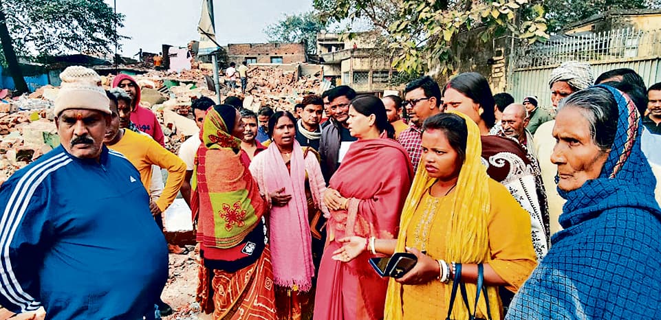 Dhanbad News: प्रभावित परिवारों को बसाने के लिए डीसी से की जायेगी वार्ता : अपर्णा