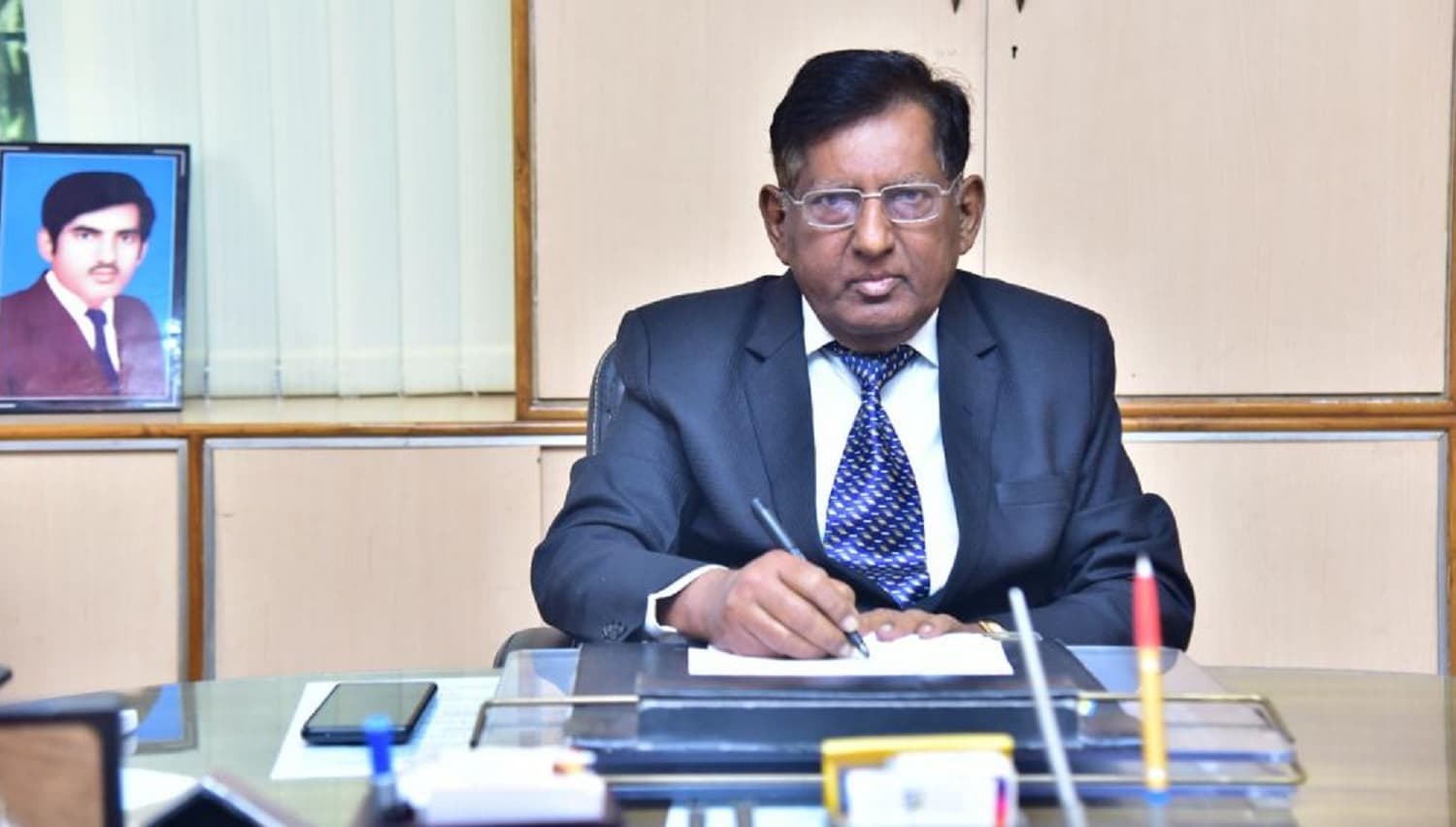 Bokaro News : युद्ध की चर्चा होते ही चमक उठती हैं कैप्टन आरसी यादव की आंखें