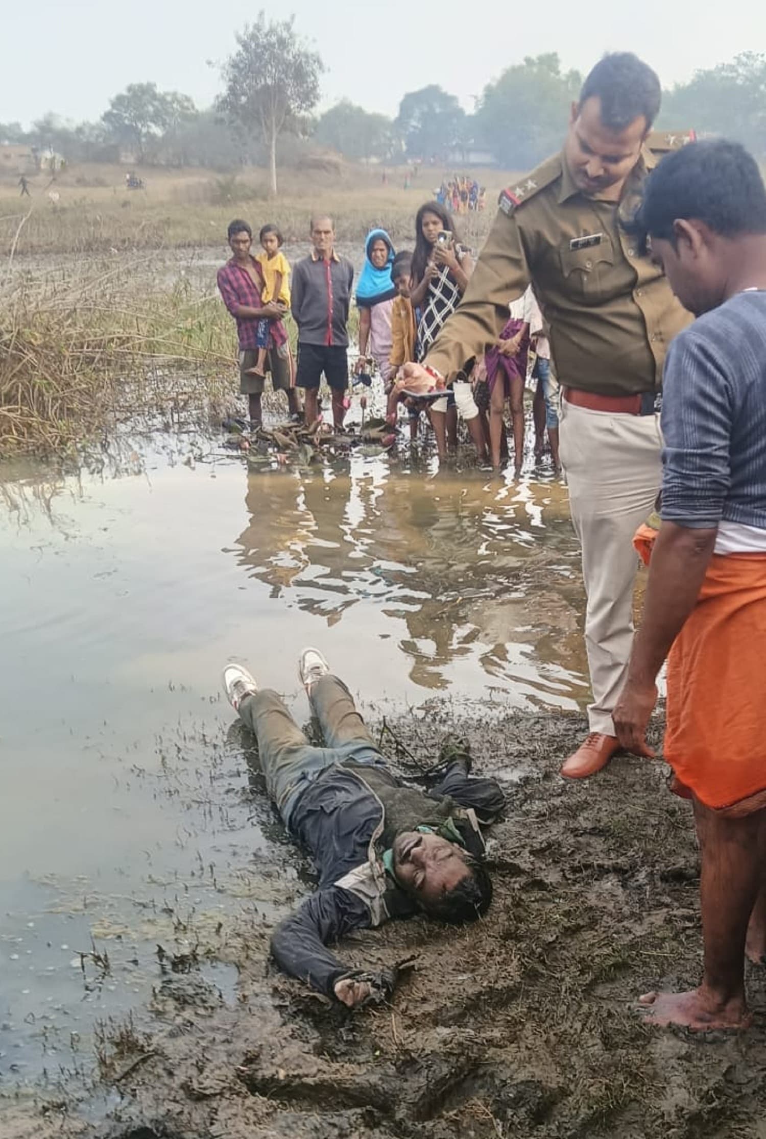 Bokaro News : धनडाबर के बड़ाबांध से अज्ञात युवक शव बरामद