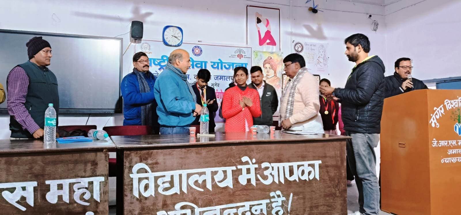 "स्वामी विवेकानंद के राष्ट्रीय विचार " विषय पर संगोष्ठी का हुआ आयोजन