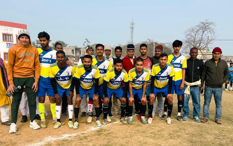 सेमीफाइनल मैच में आशीर्वाद एकेडमी ने टाउन क्लब मुंगेर को 5-1 से किया पराजित