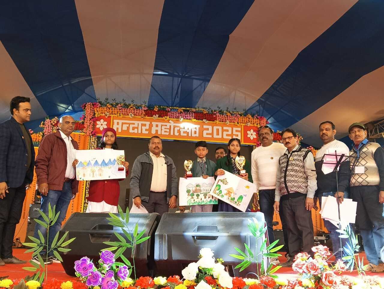 चित्रांकन व शंखनाद प्रतियोगिता में चयनित बच्चों को किया सम्मानित