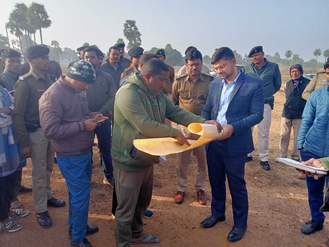 मेडिकल कॉलेज निर्माण व सीएम के संभावित दौरे को ले डीएम ने किया स्थलीय निरीक्षण