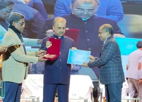 भरत कुमार सिंह को बेस्ट डीसीएम का अवार्ड