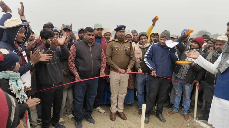 पार्क इलेवन ने सलखुआ को सात विकेट से हराया