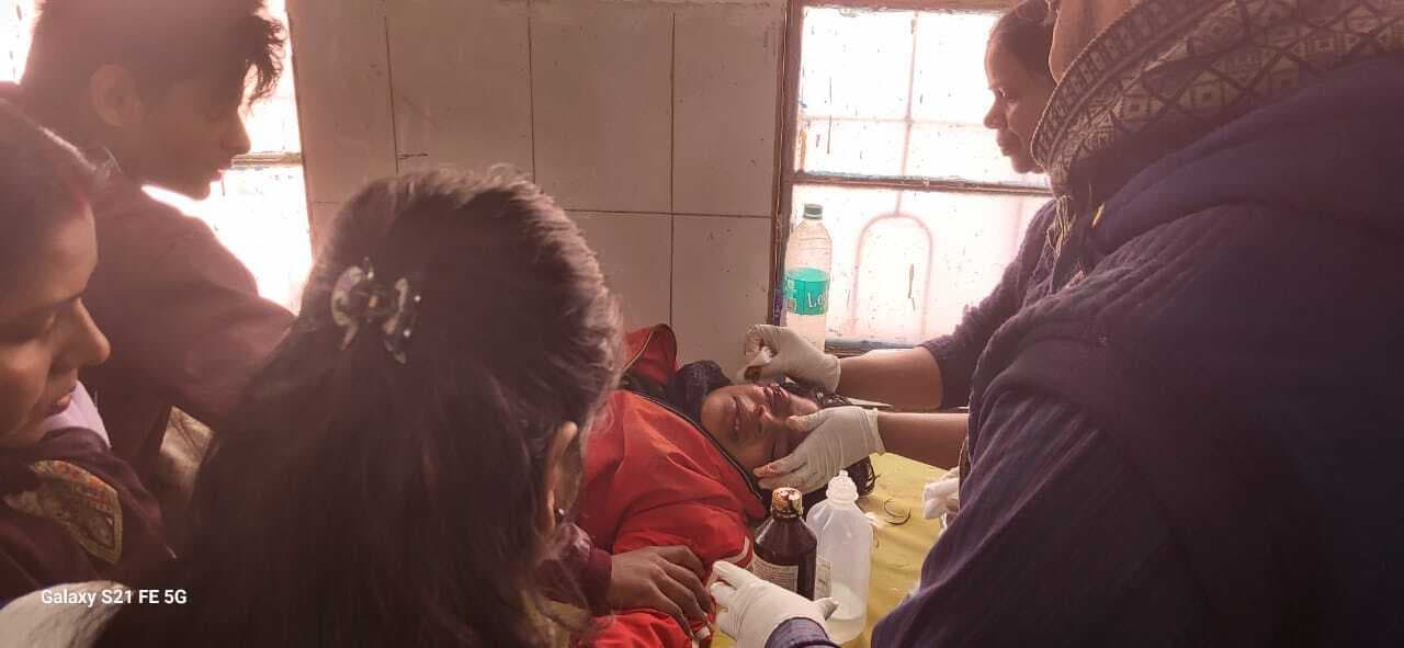 बाइक का संतुलन बिगड़ने से किशोर जख्मी